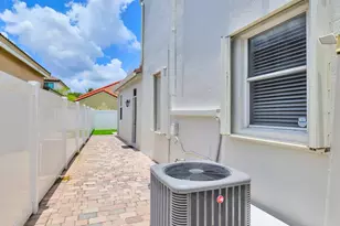 624 NE Stanton Dr, Weston, FL 33326 - Photo 70