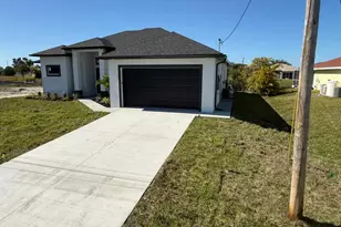 1320 NE 14th Ave, Cape Coral, FL 33909 - Photo 4