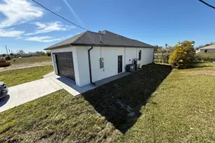 1320 NE 14th Ave, Cape Coral, FL 33909 - Photo 28