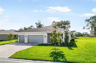 9071 Players Dr, Weeki Wachee, FL 34613 - Photo 2