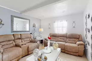 901 W Donegan Ave, Kissimmee, FL 34741 - Photo 2