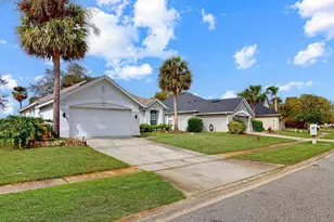 1718 Golfview Dr, Kissimmee, FL 34746 - Photo 2