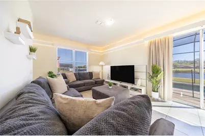 561 Las Fuentes Drive, Kissimmee, FL 34746 - Photo 4