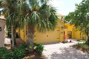 2502 Palm Tree Dr, Poinciana, FL 34759 - Photo 2