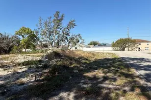 449 Naples Ct, Kissimmee, FL 34759 - Photo 8