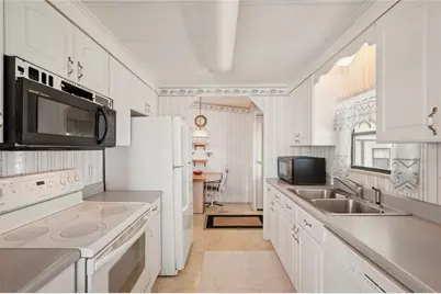 8906 31st Avenue E, Palmetto, FL 34221 - Photo 14