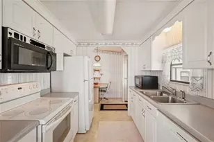 8906 31st Ave E, Palmetto, FL 34221 - Photo 14