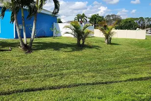 201 NW Goldcoast Ave, Port Saint Lucie, FL 34983 - Photo 4