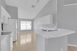 664 Eagle Pointe S, Kissimmee, FL 34746 - Photo 2