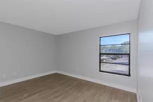 5151 Puritan Cir, Tampa, FL 33617 - Photo 18