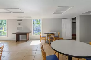 5151 Puritan Cir, Tampa, FL 33617 - Photo 40