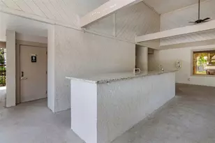 5151 Puritan Cir, Tampa, FL 33617 - Photo 38