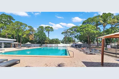 2700 Coconut Bay Lane #419, Sarasota, FL 34237 - Photo 12