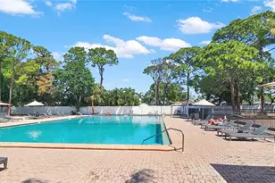 2700 Coconut Bay Ln, Sarasota, FL 34237 - Photo 12