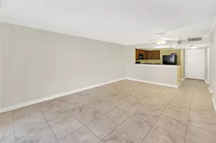 2700 Coconut Bay Ln, Sarasota, FL 34237 - Photo 2