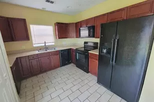 3308 Kelsey Ln, Saint Cloud, FL 34772 - Photo 4