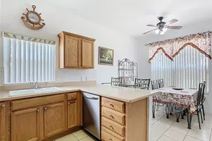 572 Sienna Dr, Poinciana, FL 34759 - Photo 10