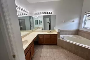 2723 Star Grass Cir, Kissimmee, FL 34746 - Photo 16