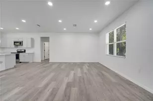 506 E Bay St, Palatka, FL 32177 - Photo 4