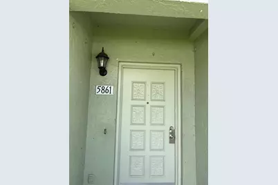 5861 La Costa Drive #115, Orlando, FL 32807 - Photo 2