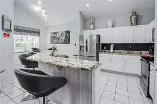 7912 Golden Pond Cir, Kissimmee, FL 34747 - Photo 8