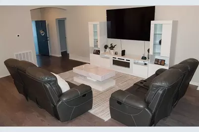 621 Vittorio Drive, Winter Haven, FL 33884 - Photo 2