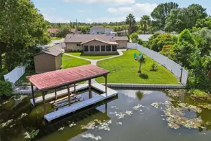 27805 Lois Dr, Tavares, FL 32778 - Photo 1