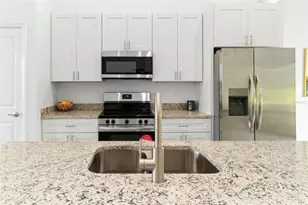 7985 Magnolia Bend Ct, Kissimmee, FL 34747 - Photo 8