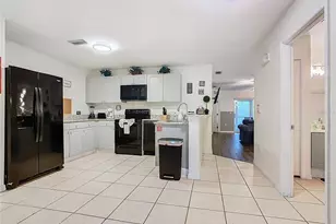 2810 Club Cortile Cir, Kissimmee, FL 34746 - Photo 8