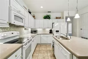 3390 Fallbrook Dr, Kissimmee, FL 34759 - Photo 12