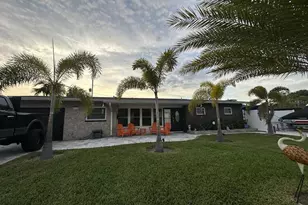 5235 40th St S, Saint Petersburg, FL 33711 - Photo 2