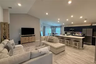 937 Montgomery Ln, Polk City, FL 33868 - Photo 4