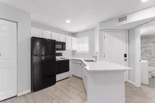 1908 Lake Atriums Cir, Orlando, FL 32839 - Photo 2