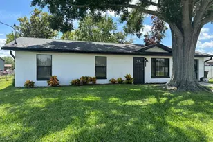 1524 Manor Dr, Kissimmee, FL 34741 - Photo 2