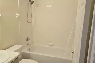 946 Berwick Dr, Davenport, FL 33897 - Photo 10