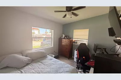 10530 Lake Drive, Seminole, FL 33772 - Photo 6