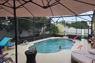 2874 Berkshire Cir, Kissimmee, FL 34743 - Photo 10