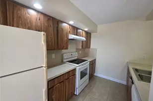 5377 Bamboo Ct, Orlando, FL 32811 - Photo 6