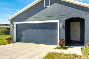 1079 Dudley Dr, Kissimmee, FL 34758 - Photo 2