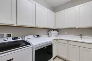 613 Cantabria Dr, Davenport, FL 33837 - Photo 32