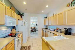 136 Henley Cir, Davenport, FL 33896 - Photo 6