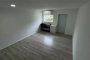 807 E Orchid Ave, Tampa, FL 33612 - Photo 14