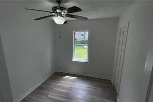 807 E Orchid Ave, Tampa, FL 33612 - Photo 10