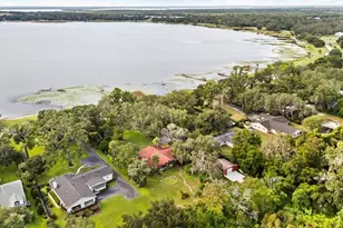 9565 Silver Lake Dr, Leesburg, FL 34788 - Photo 2