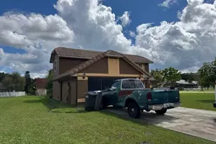 2457 Ravendale Ct, Kissimmee, FL 34758 - Photo 2