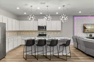 2210 Lelani Cir, Davenport, FL 33897 - Photo 6