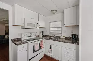 3318 Overcup Oak Terrace, Sarasota, FL 34237 - Photo 10