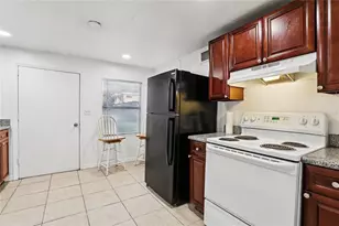 1414 Warwick Pl, Orlando, FL 32806 - Photo 6