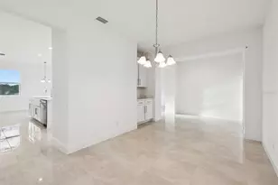 7237 Dilly Lake Ave, Groveland, FL 34736 - Photo 6