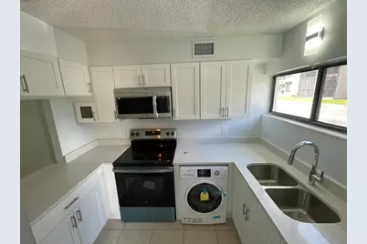1108 Bartow Road #D37, Lakeland, FL 33801 - Photo 4